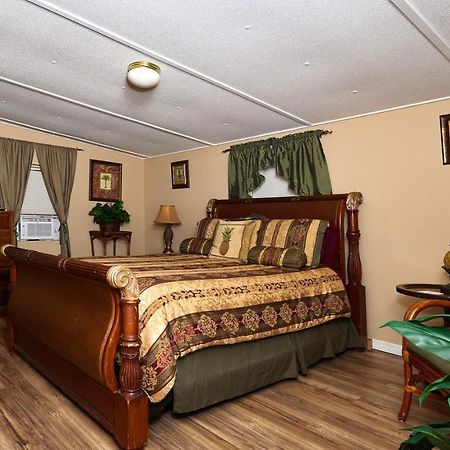 Room In Bb - Pleasant Days Bb Tropical Master Suite Homosassa Exterior photo